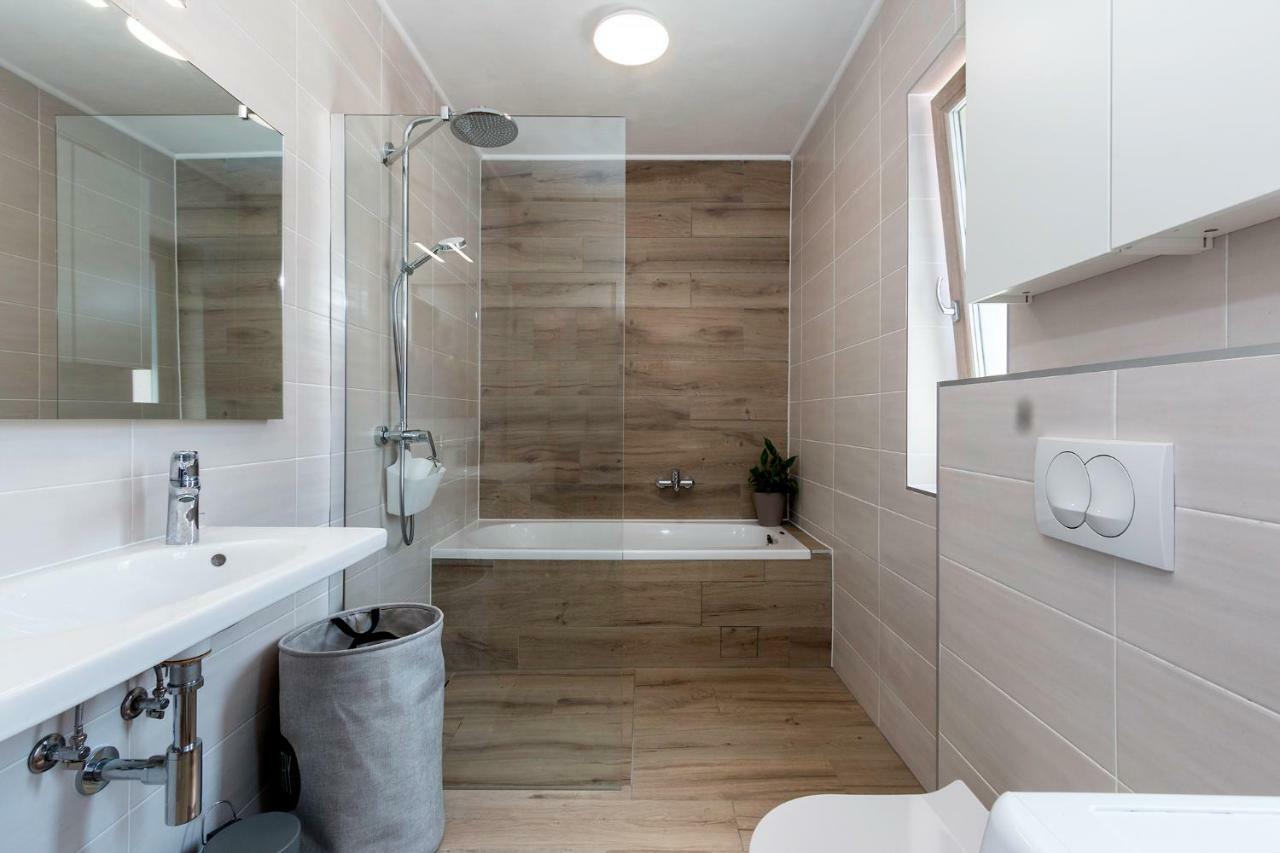 Sunsplash Apartments بولا المظهر الخارجي الصورة